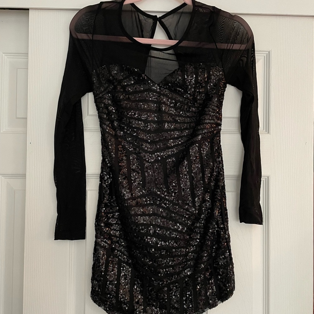 NWT! Reverse LBD Size medium